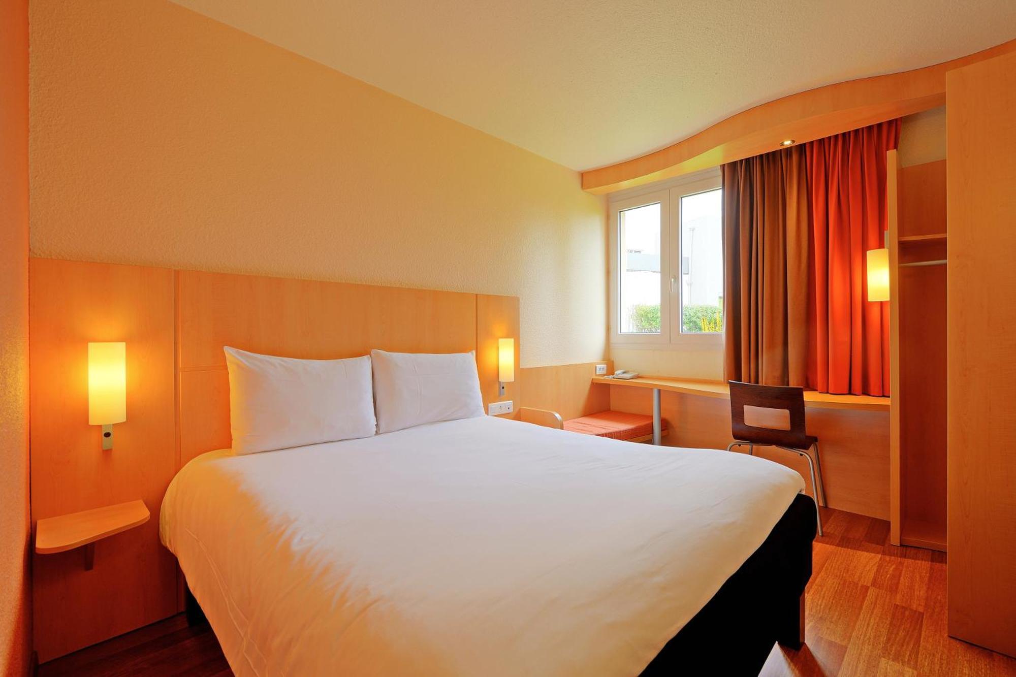Ibis Poitiers Beaulieu Quarto foto